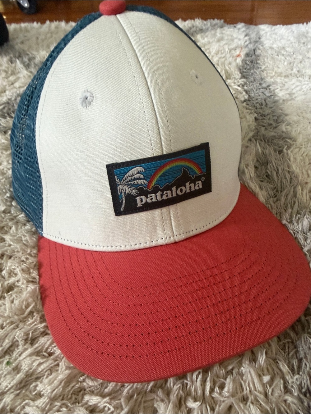 Patagonia Pataloha Trucker Hat - Cream, Teal & Red EUC
